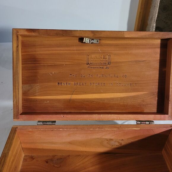 Vtg Small Lane Trinket Box No Key Cedar 9x5x3.5 The Glick Furniture Columbus OH - Picture 8 of 10